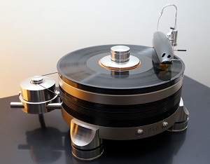 Continuum Obsidian Turntable