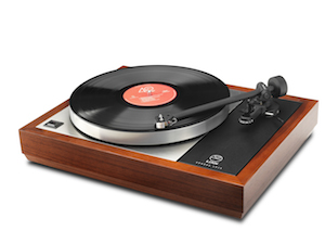 Linn Akurate LP12, Rosenut Plinth, Akito tonearm, Klyde MC Cartridge, Kore Sub-Chassis, Lingo Power Supply.  