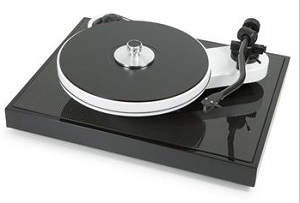 Pro-Ject Ground-IT Carbon in place