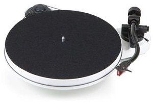 Pro-Ject RPM 1 Carbon Turntable White