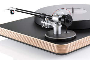 Clearaudio Concept Wood Turntable - Side